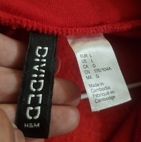 DIVIDED Cropped Sweater - Picture 13 of 15